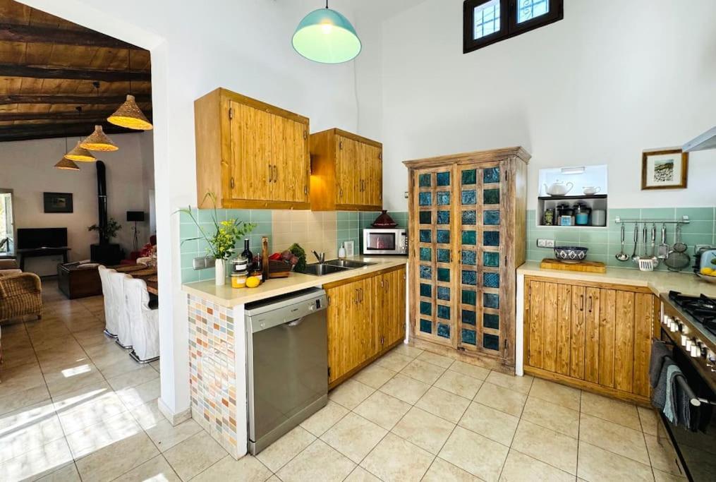 فيلا Almond Hill House أورخيفا المظهر الخارجي الصورة